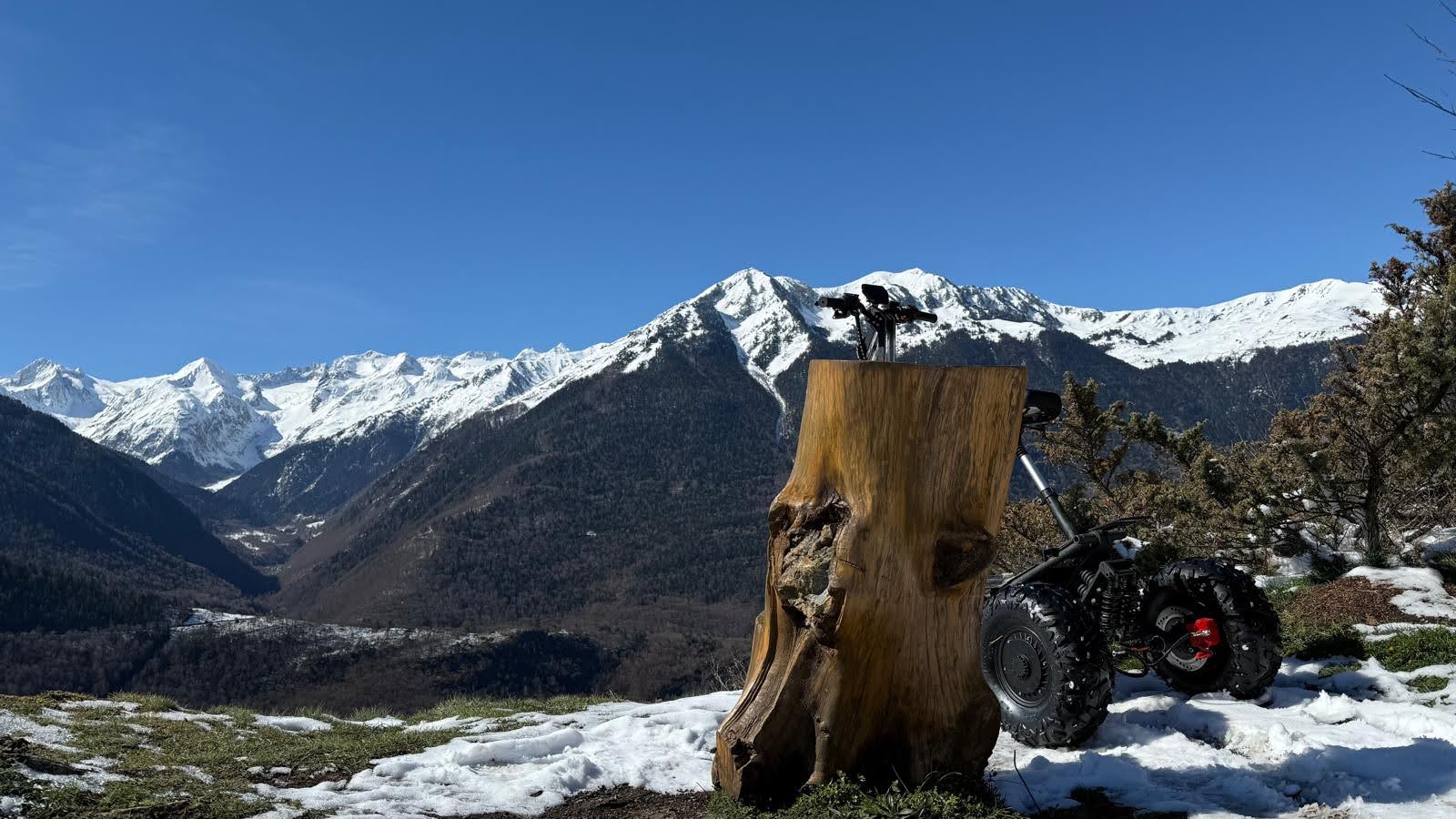 Panorama de neige en hiver dans le Val d'Aran