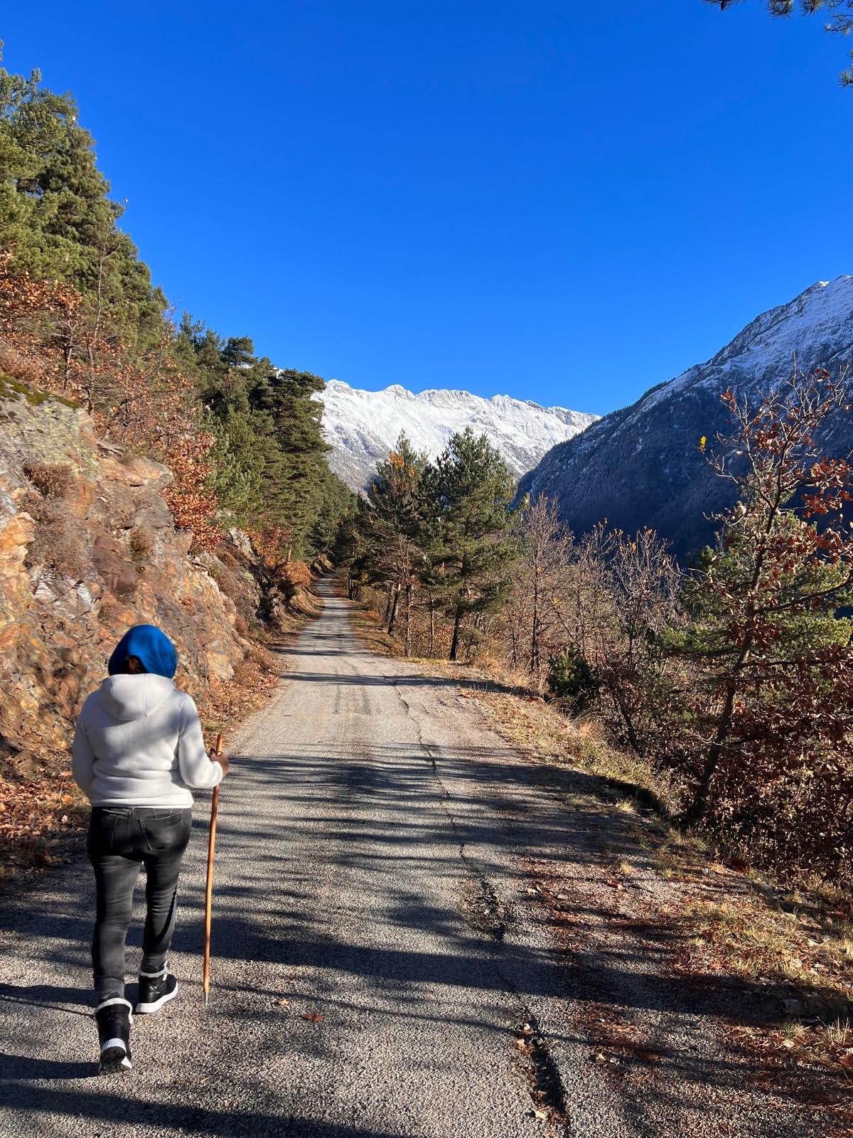 Route de randonnee dans la vallee