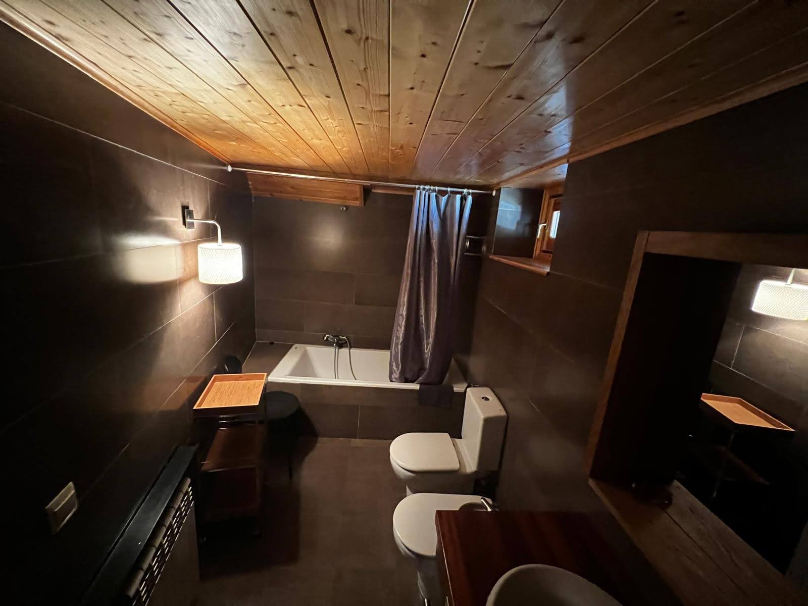 WC et salle d'eau avec ambiance bois